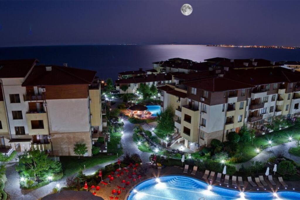 Апартамент Ния, Райска Градина / Garden Of Eden Sveti Vlas Bagian luar foto