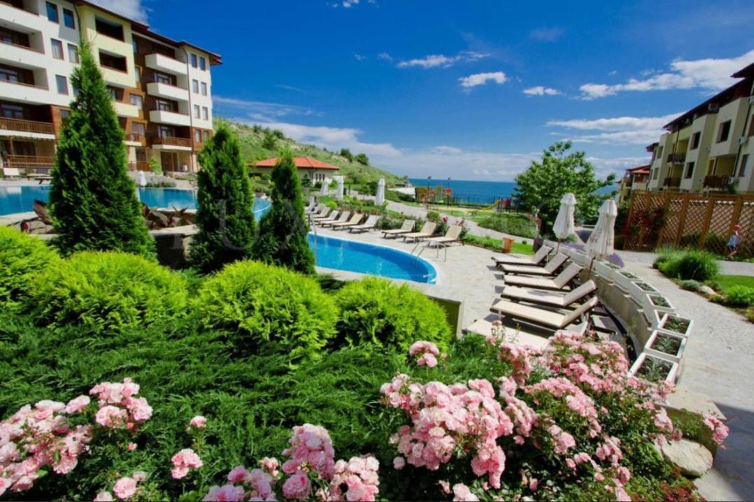 Апартамент Ния, Райска Градина / Garden Of Eden Sveti Vlas Bagian luar foto