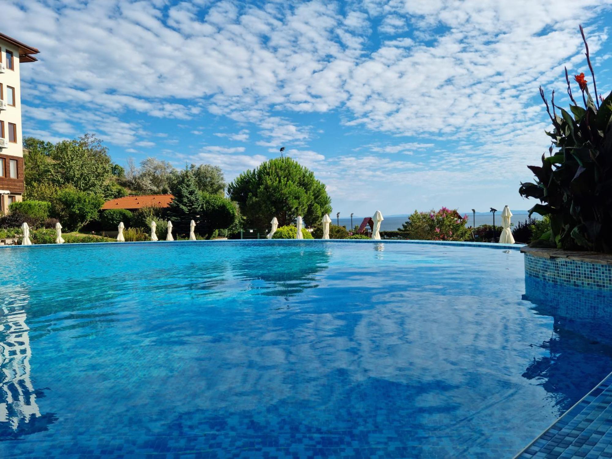 Апартамент Ния, Райска Градина / Garden Of Eden Sveti Vlas Bagian luar foto