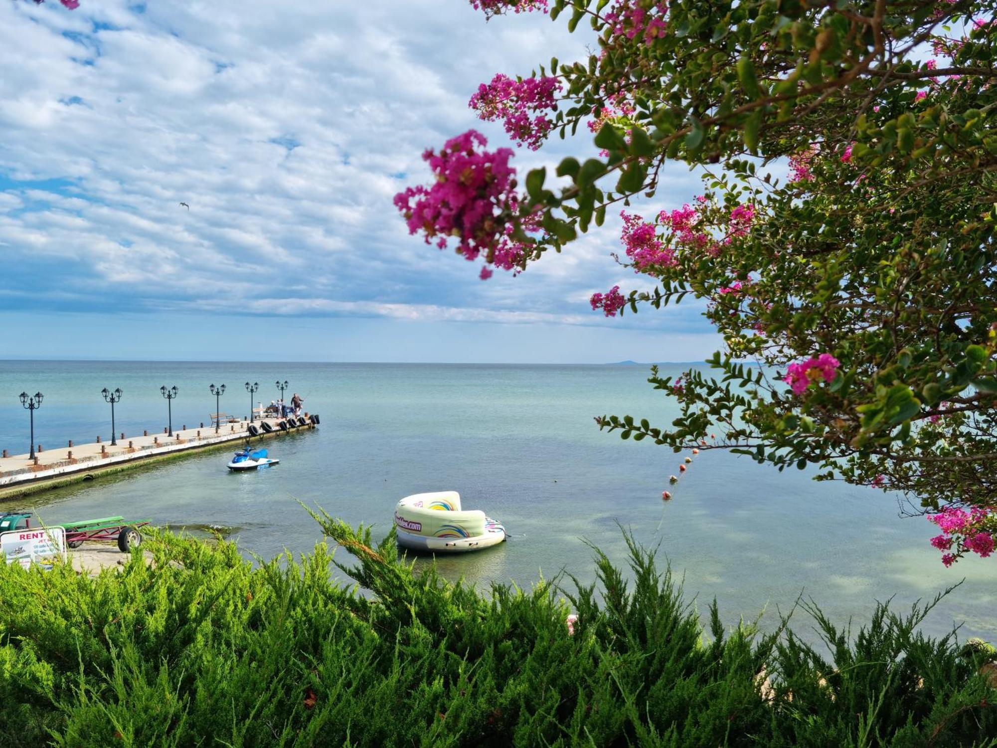 Апартамент Ния, Райска Градина / Garden Of Eden Sveti Vlas Bagian luar foto