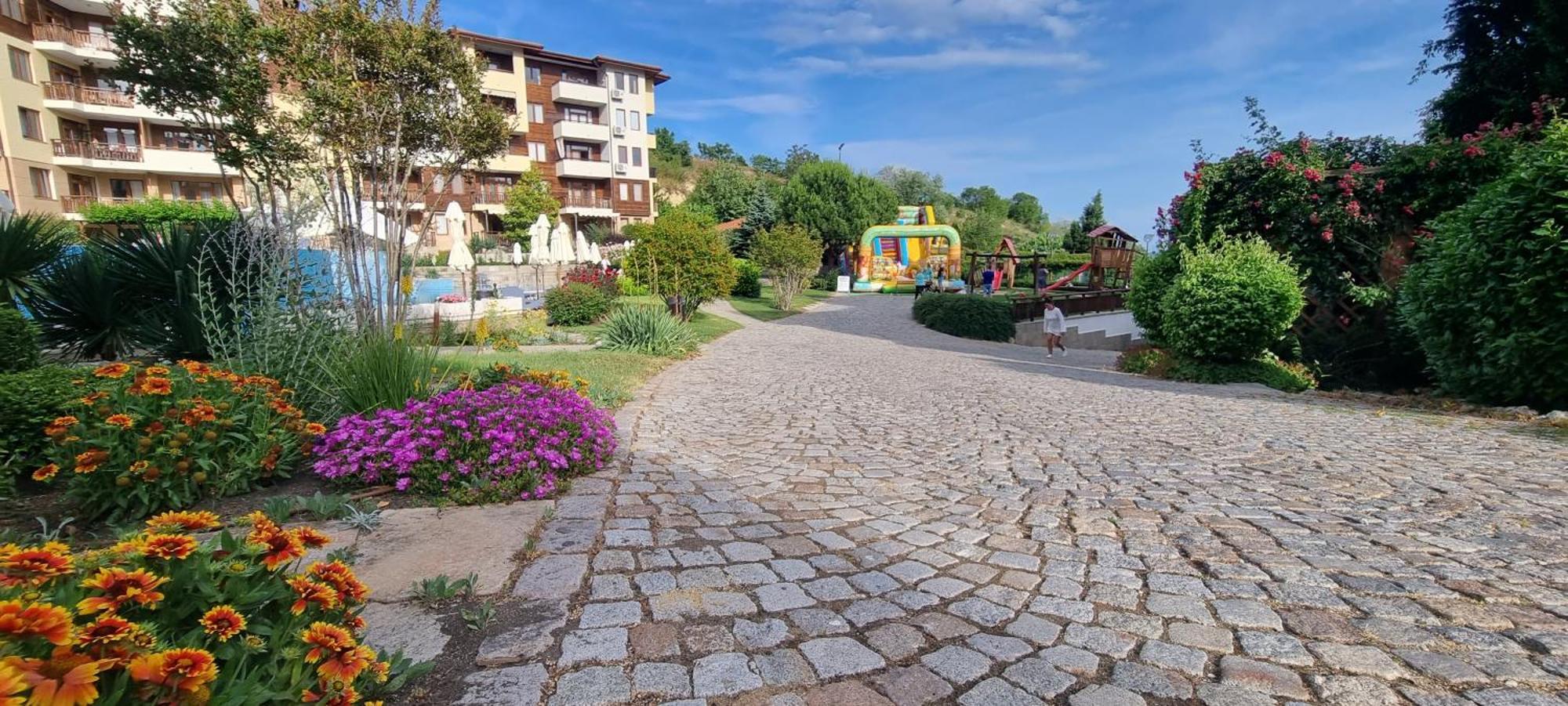 Апартамент Ния, Райска Градина / Garden Of Eden Sveti Vlas Bagian luar foto